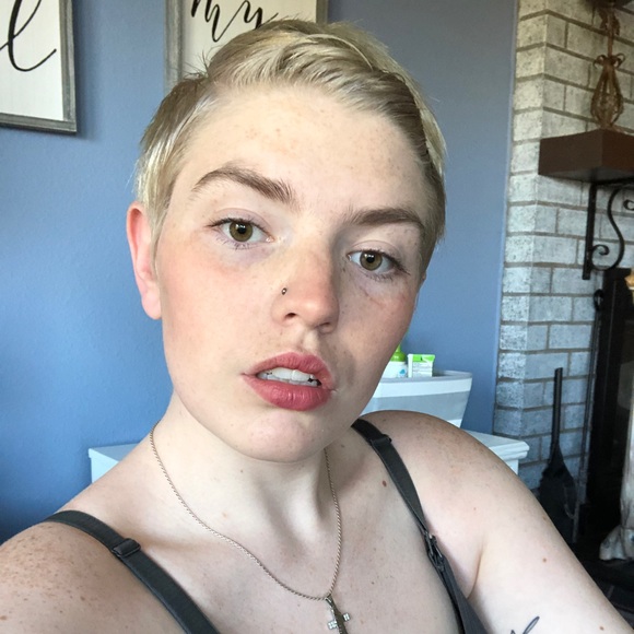 Meet your Posher, Brianne - Picture 3 of 3